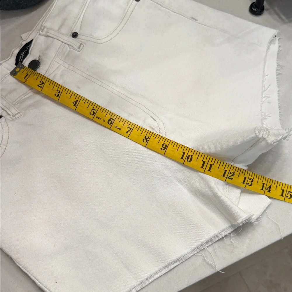 Modern American Anthropologie Women's high rise cutoff White denim Shorts - Picture 5 of 8